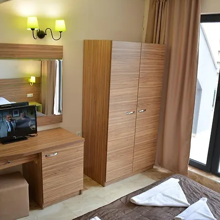 Tia Maria Hotell 3*
